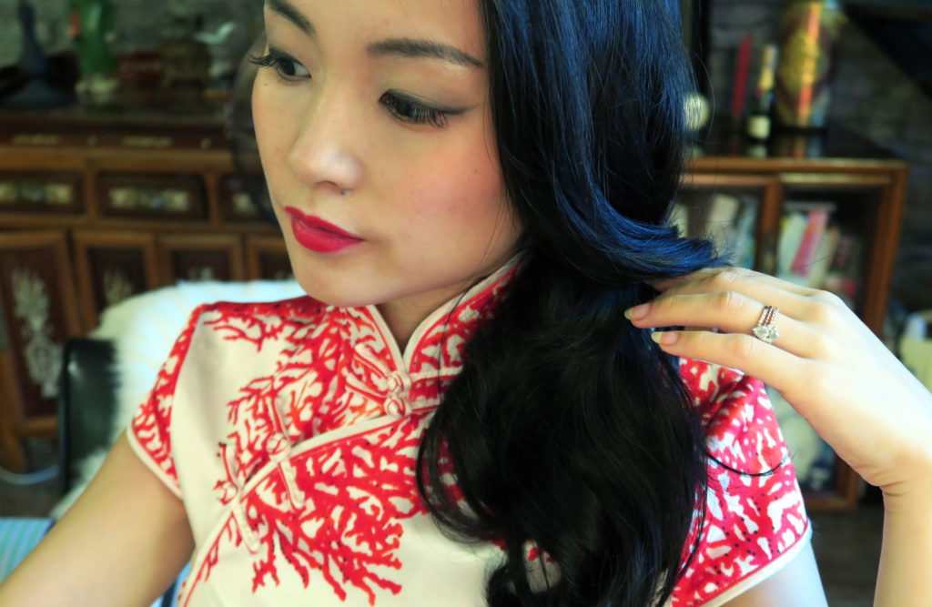 This is me in my first Shanghainese qipao (or cheongsam), in gorgeous red and white print. In my traditional Shanghainese lane house apartment. 