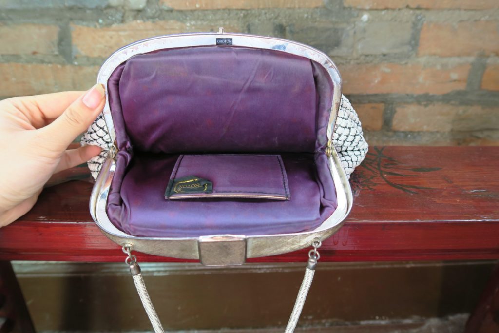 Oroton 60s vintage mesh bag inner view