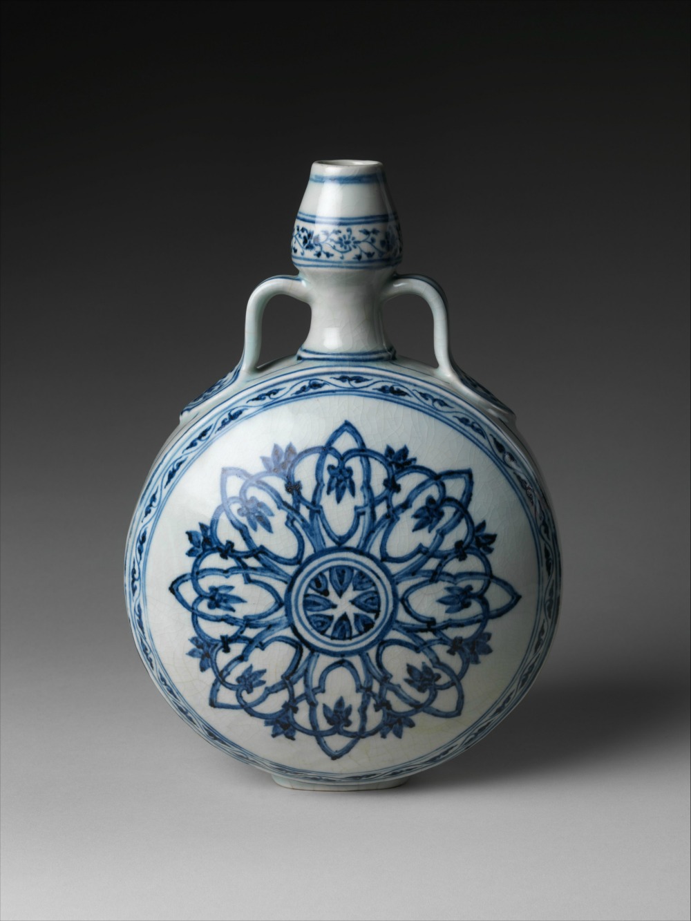 Chinese blue white porcelain - islamic inspired flask (MET)
