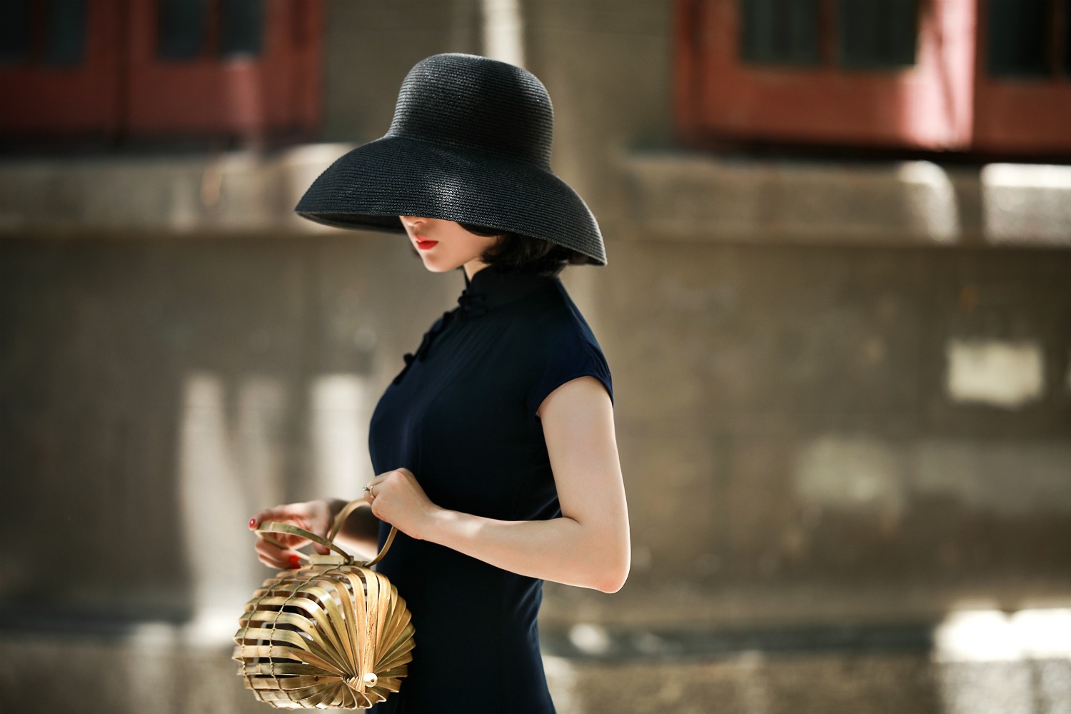 Cotton viscose navy cap sleeve qipao with black hat and bamboo bag